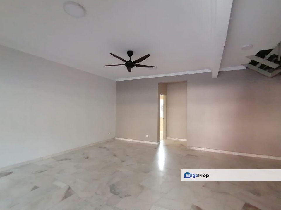 RP 11 - Rawang Perdana 2 - 22x70 - Renovated - 4R3B, Selangor, Rawang