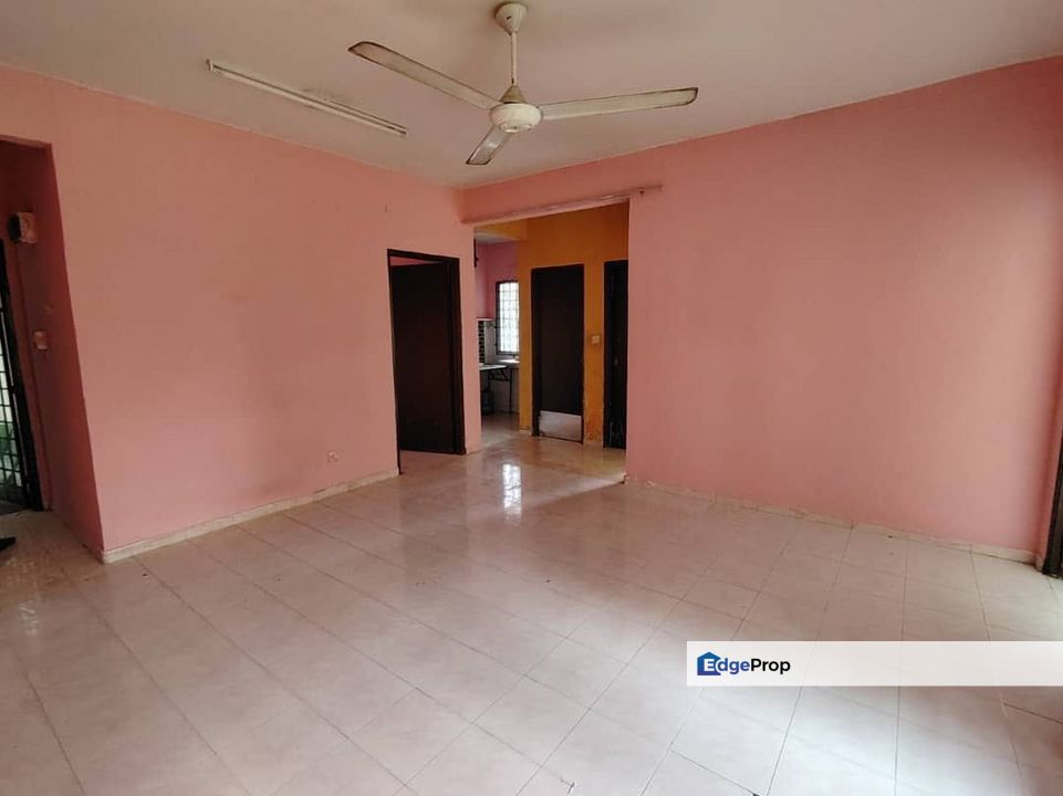 Apartment Oakwood - Ground Floor - 900sf - 3R2B - Bandar Tasik Puteri Rawang, Selangor, Rawang