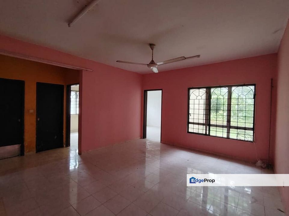Apartment Oakwood - Ground Floor - 900sf - 3R2B - Bandar Tasik Puteri Rawang, Selangor, Rawang