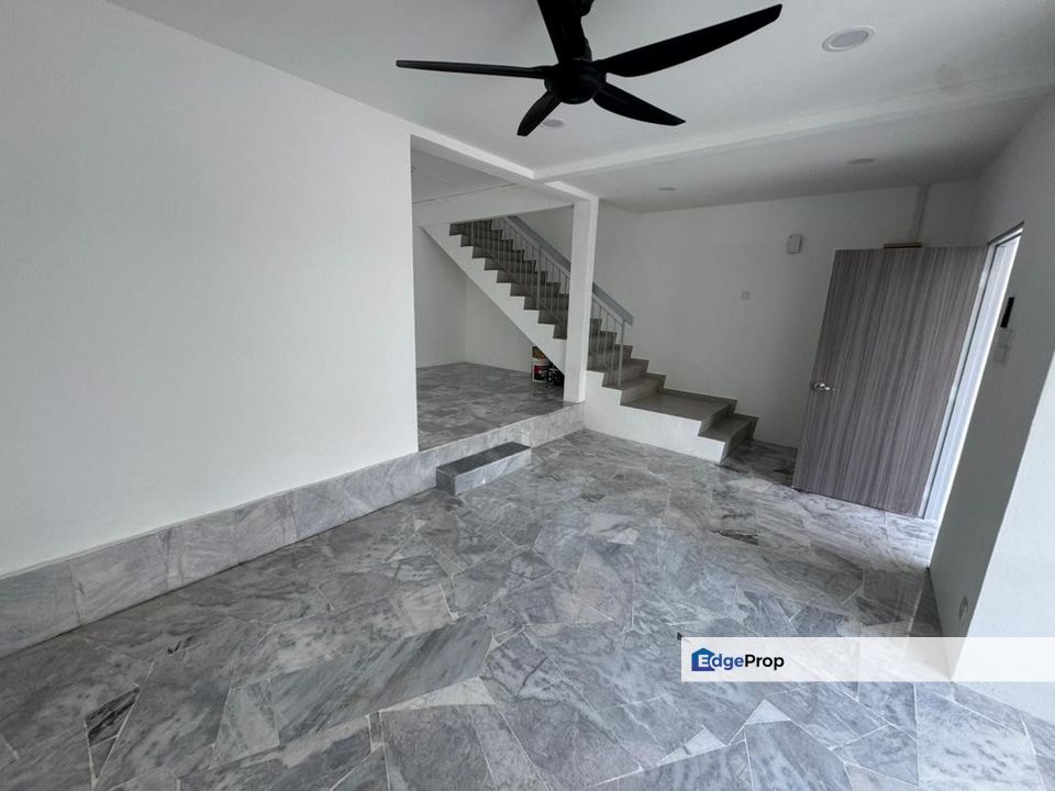 Desa 13 - Renovated - 20x65 - 4R3B - Bandar Country Homes, Selangor, Rawang