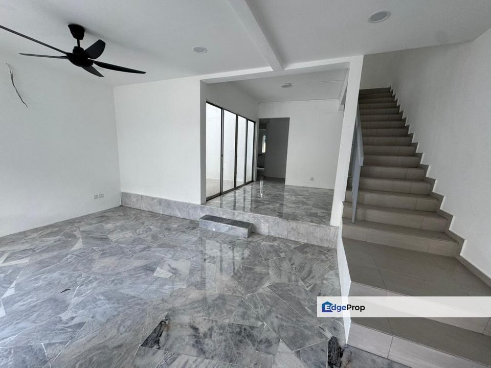 Desa 13 - Renovated - 20x65 - 4R3B - Bandar Country Homes, Selangor, Rawang