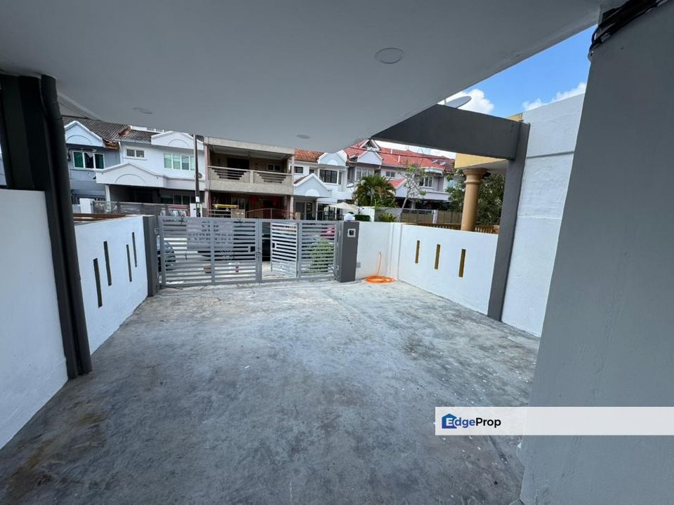 Desa 13 - Renovated - 20x65 - 4R3B - Bandar Country Homes, Selangor, Rawang