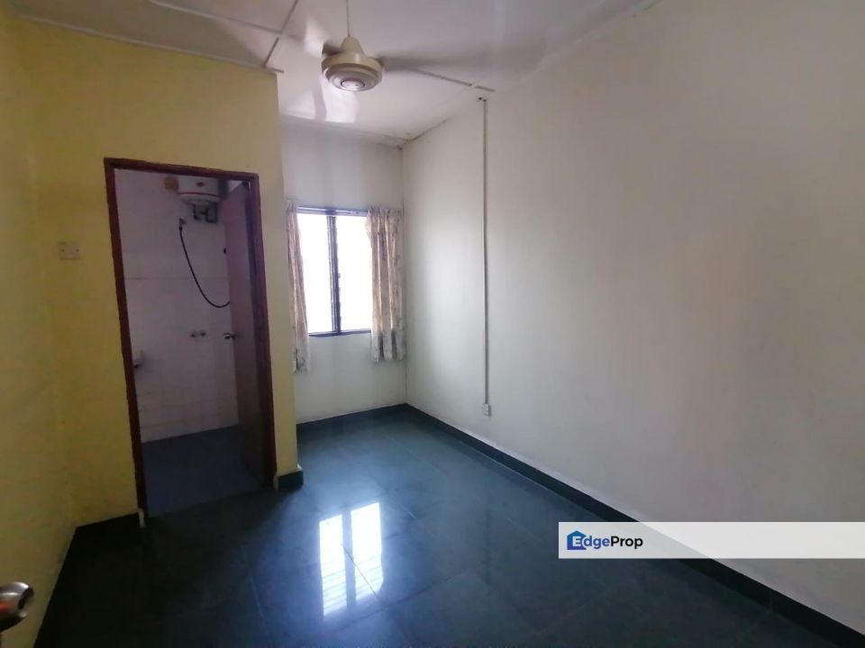 Desa 4 - 18x65 - 4R3B - Bandar Country Homes, Selangor, Bandar Country Homes