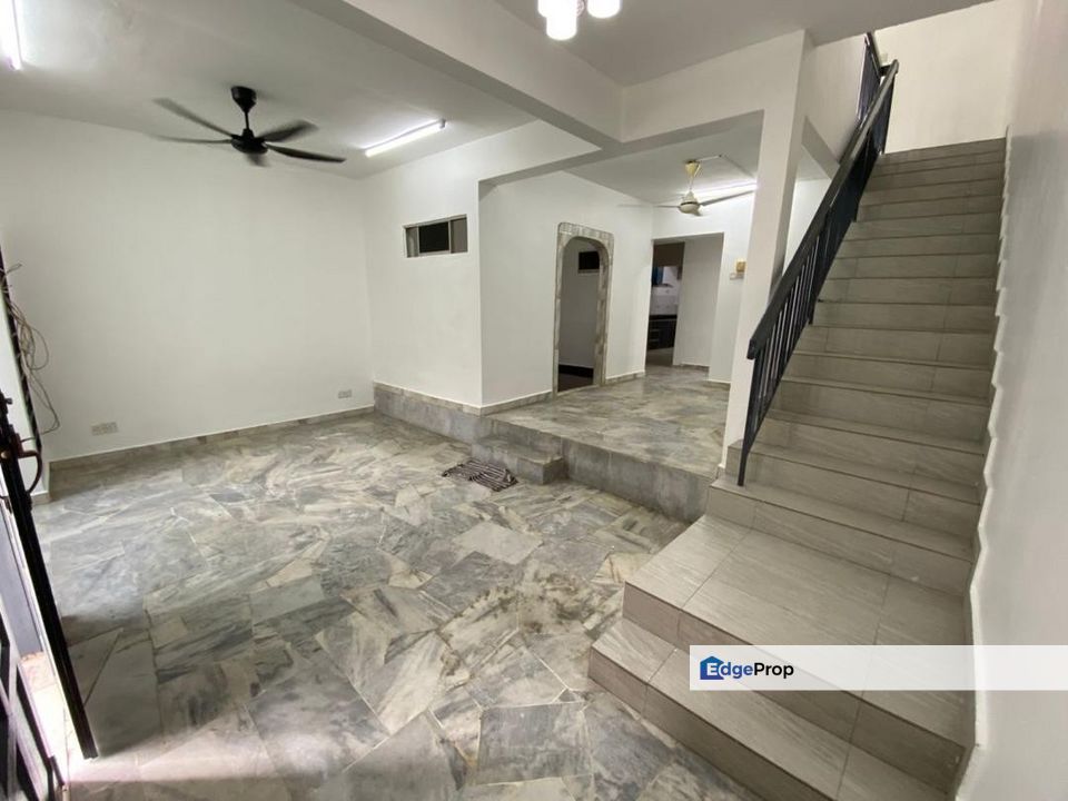 Desa 13 - 2.5 Sty - 20x65 - 4R3B - Bandar Country Homes, Selangor, Bandar Country Homes