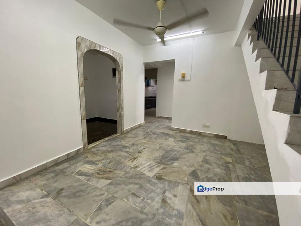 Desa 13 - 2.5 Sty - 20x65 - 4R3B - Bandar Country Homes, Selangor, Bandar Country Homes