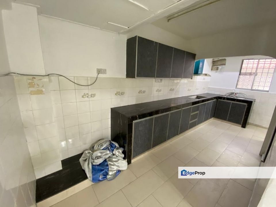 Desa 13 - 2.5 Sty - 20x65 - 4R3B - Bandar Country Homes, Selangor, Bandar Country Homes