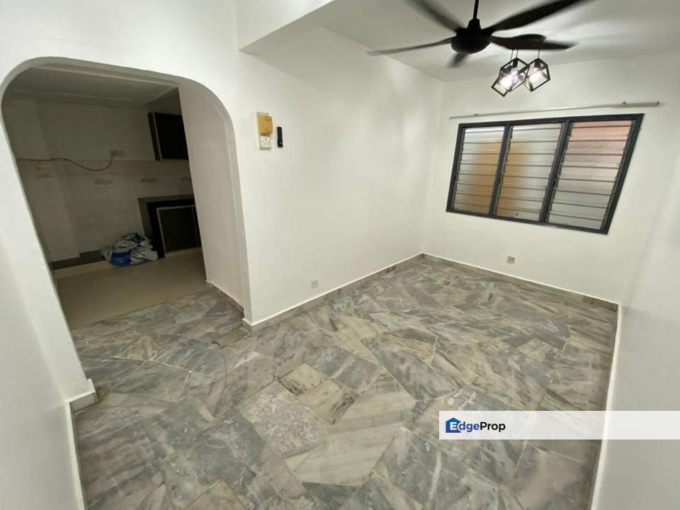 Desa 13 - 2.5 Sty - 20x65 - 4R3B - Bandar Country Homes, Selangor, Bandar Country Homes