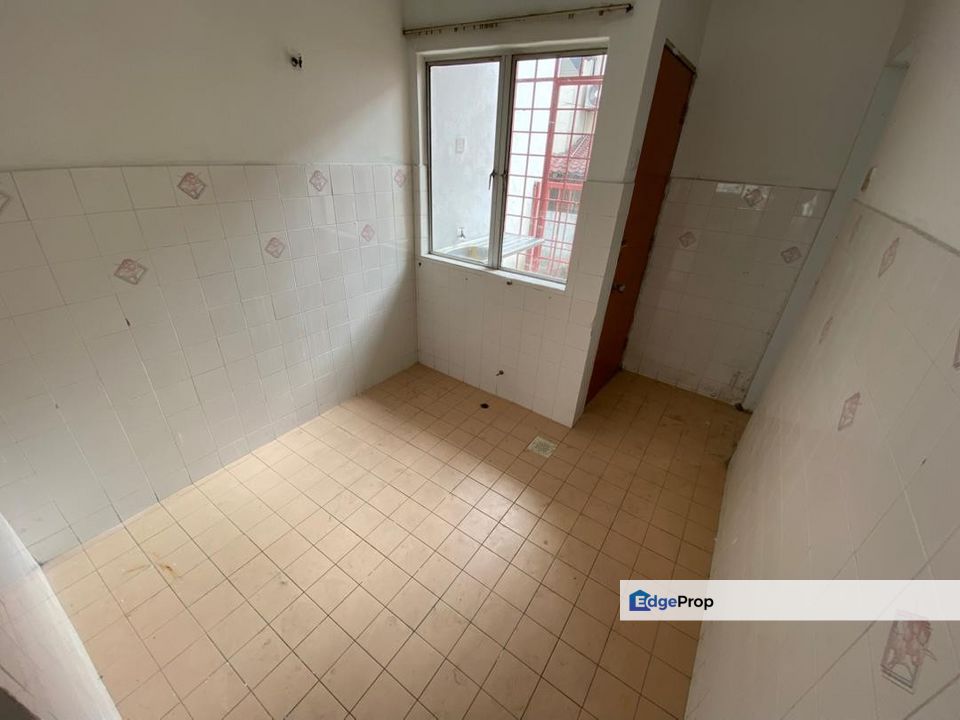 Desa 13 - 18x65 - 4R3B - Bandar Country Homes, Selangor, Rawang