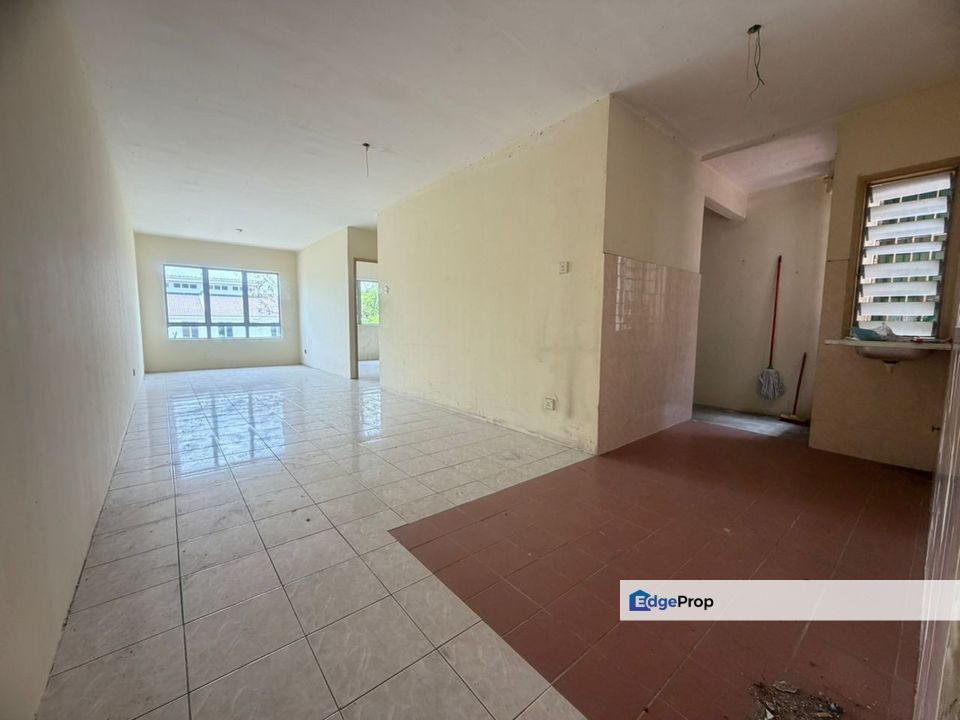 Dahlia Apartment - 1st Floor - 700sf - 3R2B - Taman Bunga Raya, Bukit Beruntung, Selangor, Rawang