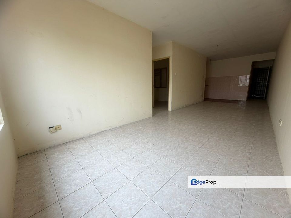 Dahlia Apartment - 1st Floor - 700sf - 3R2B - Taman Bunga Raya, Bukit Beruntung, Selangor, Rawang