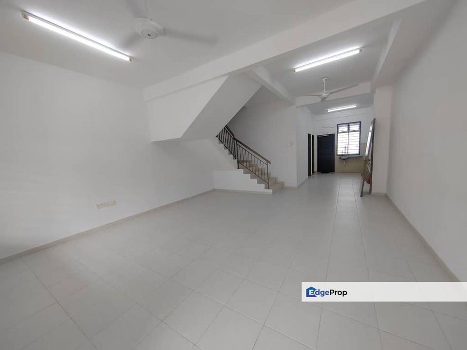 [Rent] Scientex Kundang Jaya - 3 Sty - 18x65 - 4R3B - Rawang, Selangor, Rawang