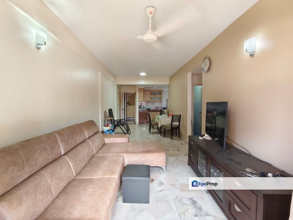 Casaria Apartment - Corner - Level 2 With Lift - 800sf - 3R2B1P -Bandar Country Homes, Selangor, Rawang