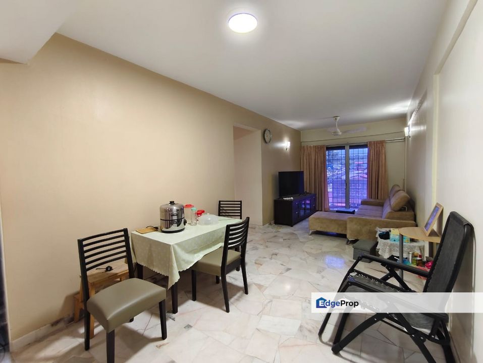 Casaria Apartment - Corner - Level 2 With Lift - 800sf - 3R2B1P -Bandar Country Homes, Selangor, Rawang