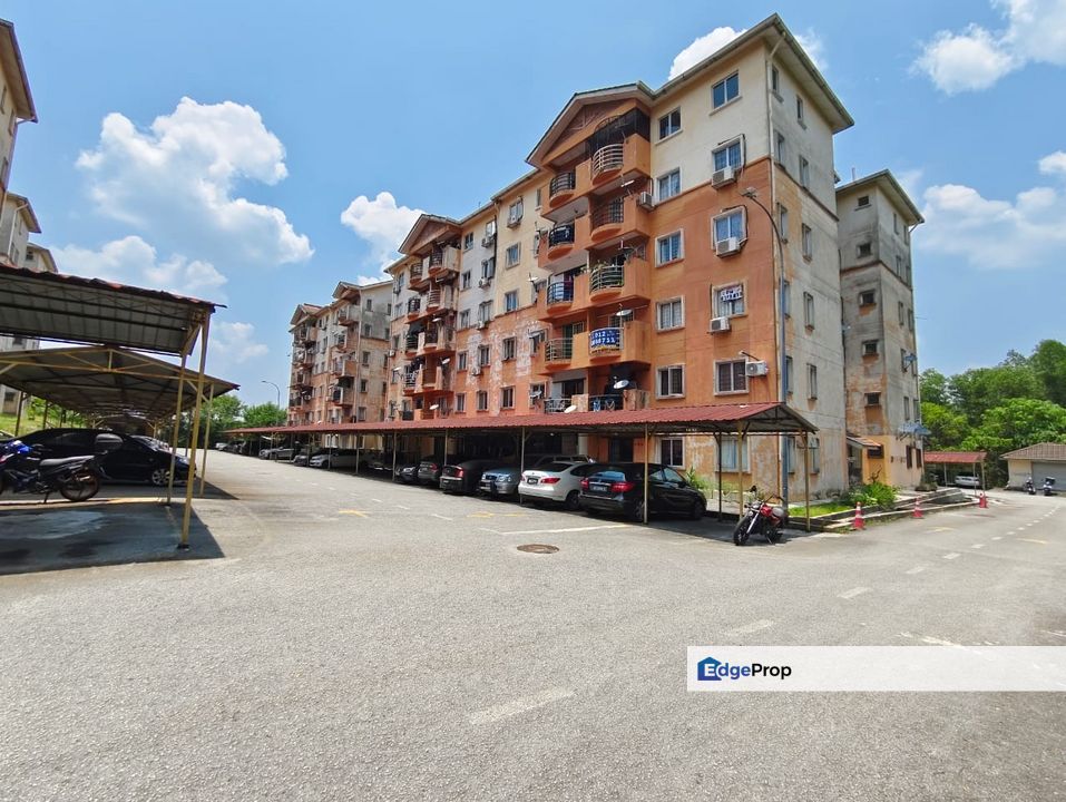 Casaria Apartment - Corner - Level 2 With Lift - 800sf - 3R2B1P -Bandar Country Homes, Selangor, Rawang