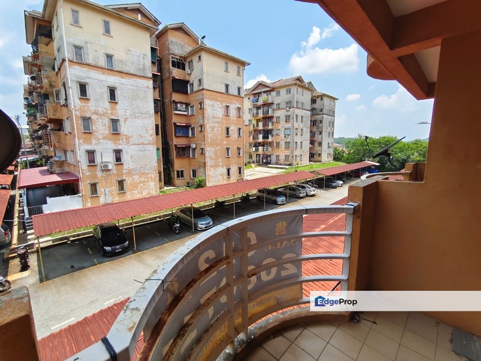 Casaria Apartment - Corner - Level 2 With Lift - 800sf - 3R2B1P -Bandar Country Homes, Selangor, Rawang