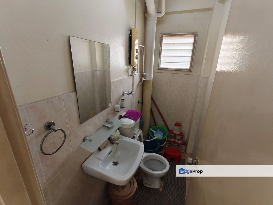 Casaria Apartment - Corner - Level 2 With Lift - 800sf - 3R2B1P -Bandar Country Homes, Selangor, Rawang