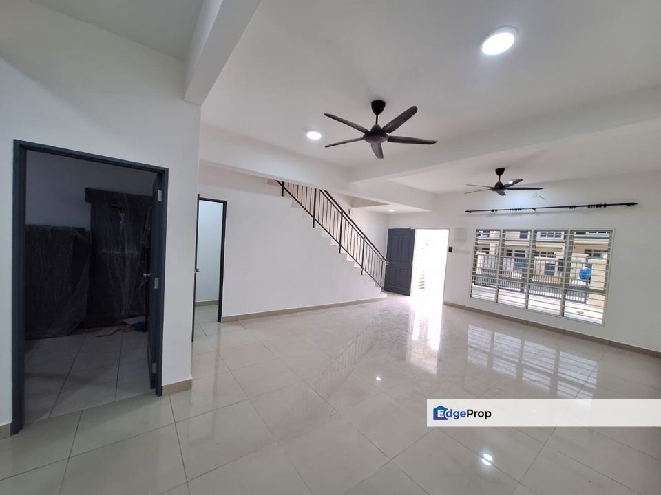[Rent] Taman Saffron - Semi Furnished - 1200sf - 4R4B - Bukit Sentosa, Selangor, Rawang