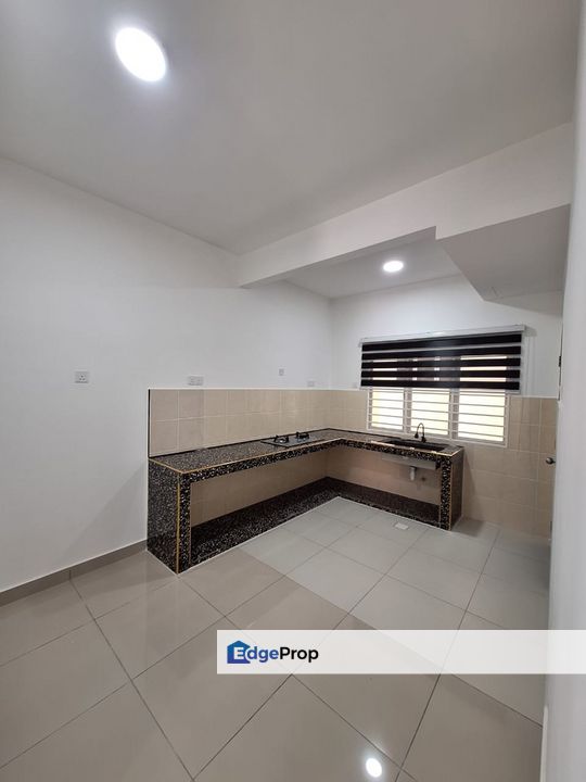 [Rent] Taman Saffron - Semi Furnished - 1200sf - 4R4B - Bukit Sentosa, Selangor, Rawang