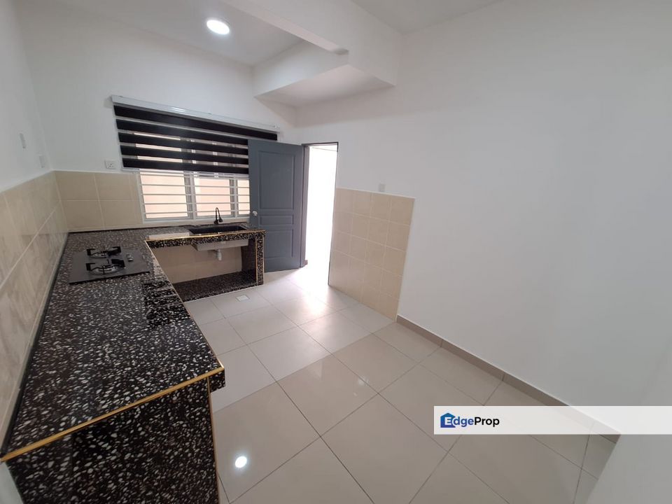 [Rent] Taman Saffron - Semi Furnished - 1200sf - 4R4B - Bukit Sentosa, Selangor, Rawang