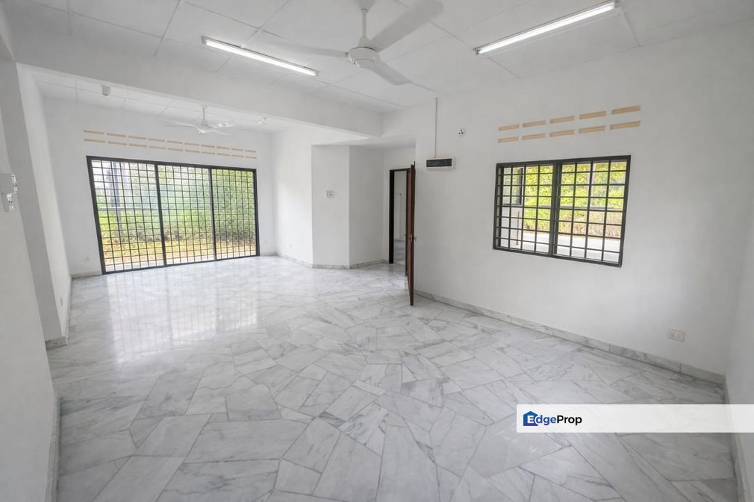 Bandar Mahkota Banting - Bungalow - 5000sf - 4R2B, Selangor, Banting
