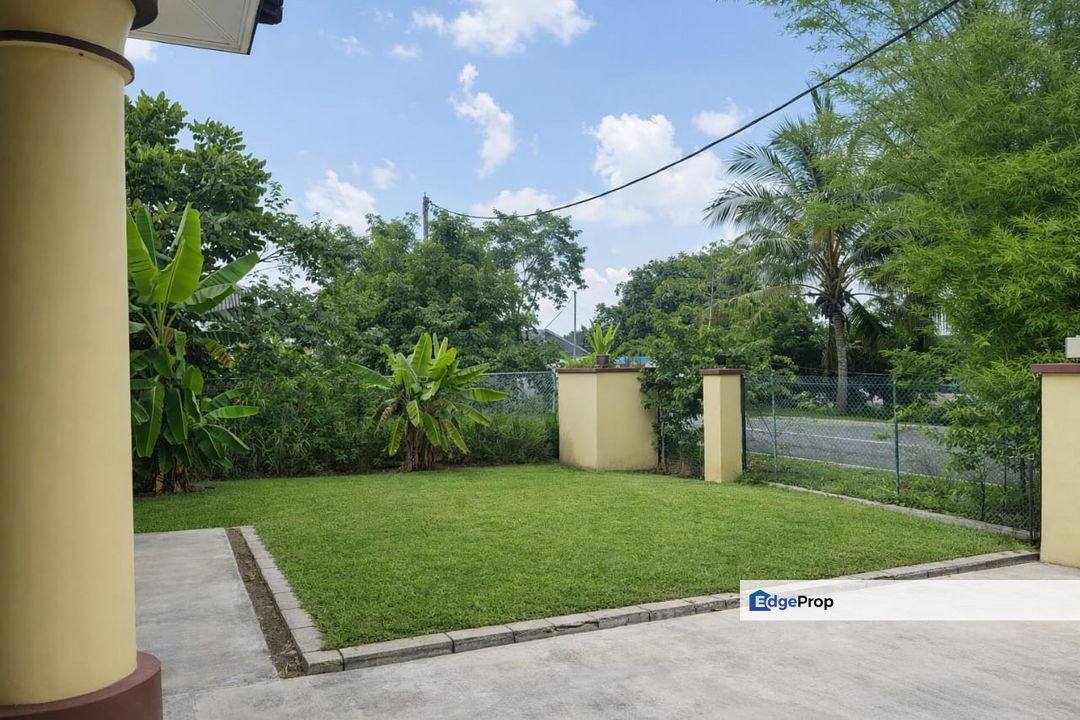 Bandar Mahkota Banting - Bungalow - 5000sf - 4R2B, Selangor, Banting