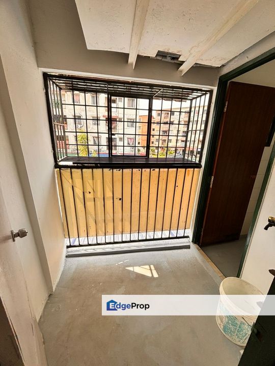 Palma Apartment - 1st Floor - Corner - 645sf - 3R2B - Bandar Country Homes, Selangor, Bandar Country Homes