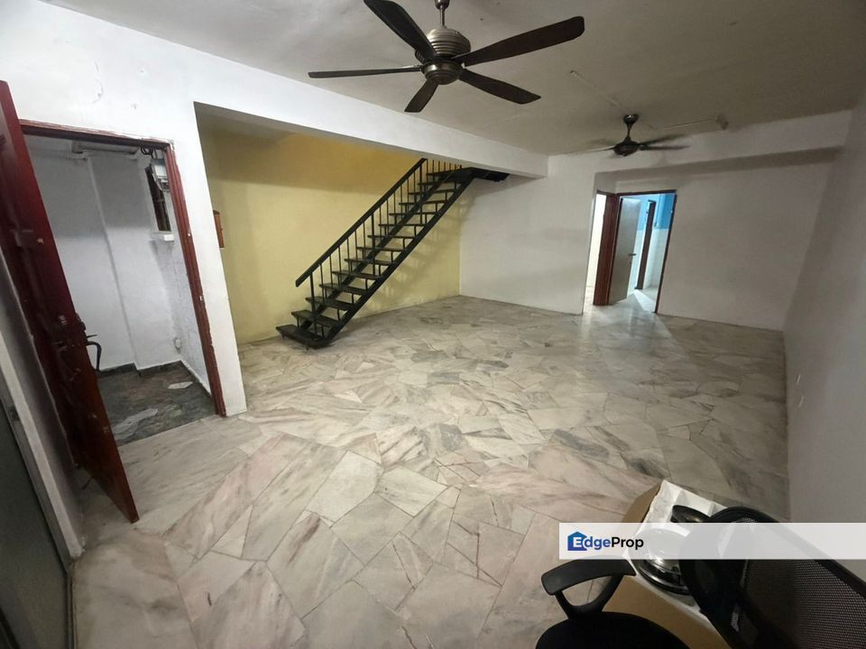 Desa 4 - 18x65 - 4R3B - Bandar Country Homes, Selangor, Bandar Country Homes