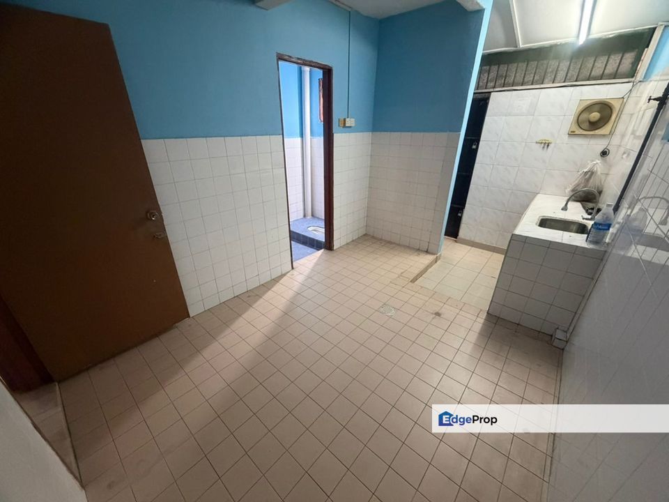 Desa 4 - 18x65 - 4R3B - Bandar Country Homes, Selangor, Bandar Country Homes