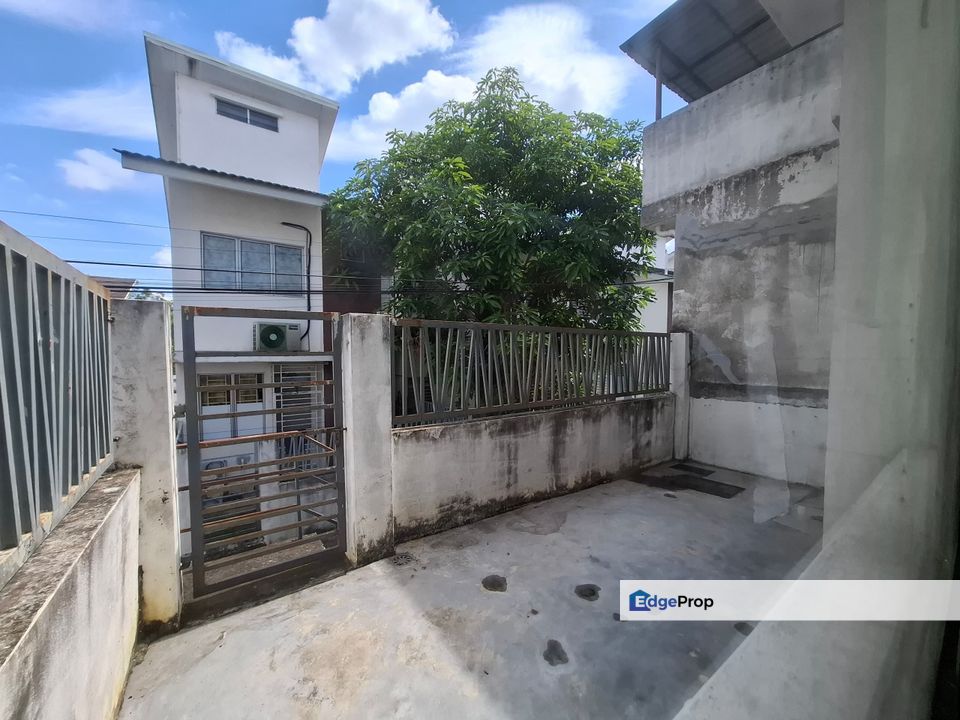 M residence 1 - Facing Empty - End Lot - 18x70 - 4R3B, Selangor, Rawang