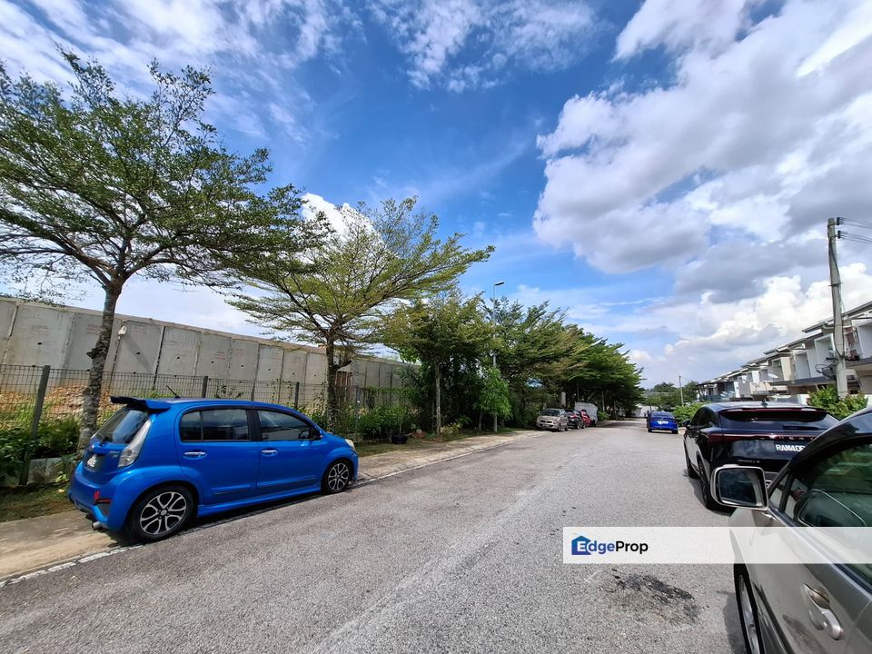 M residence 1 - Facing Empty - End Lot - 18x70 - 4R3B, Selangor, Rawang