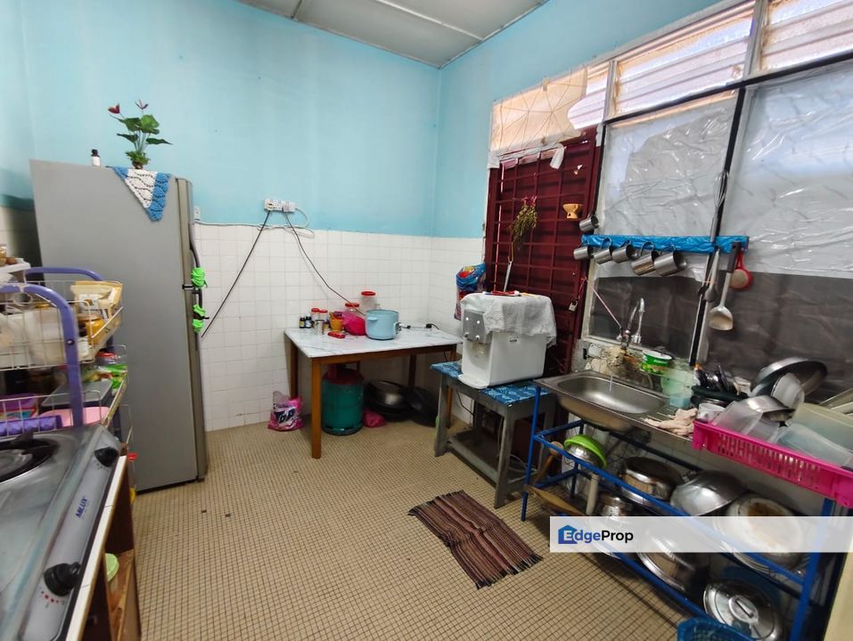 Jalan Teratai - 20x65 - 3R2B - Bukit Beruntung, Selangor, Rawang