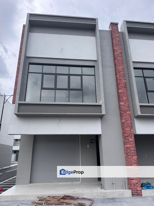 Village Square - End Lot - 2 Storey Shoplot -  20x65 -Gamuda Garden, Selangor, Rawang