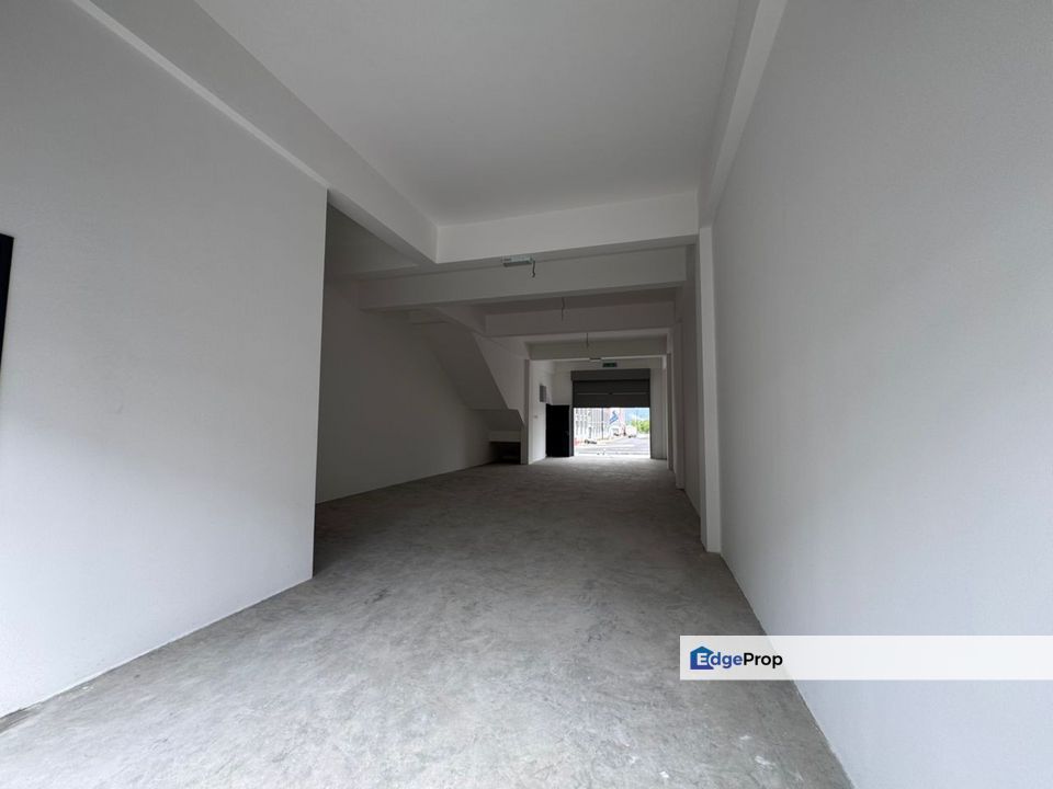 Village Square - End Lot - 2 Storey Shoplot -  20x65 -Gamuda Garden, Selangor, Rawang