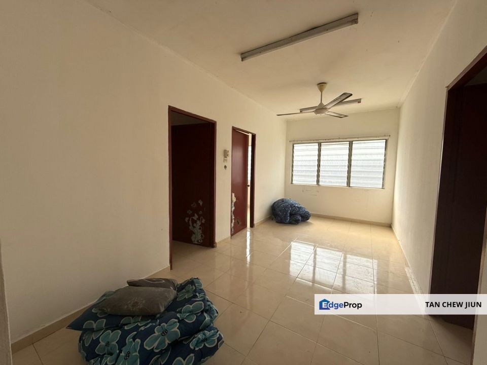 Below Market Value Mark Up Loan Pangsa Impian Saujana Blok 8 with Nice condition Level 3 for Sales, Selangor, Jenjarom