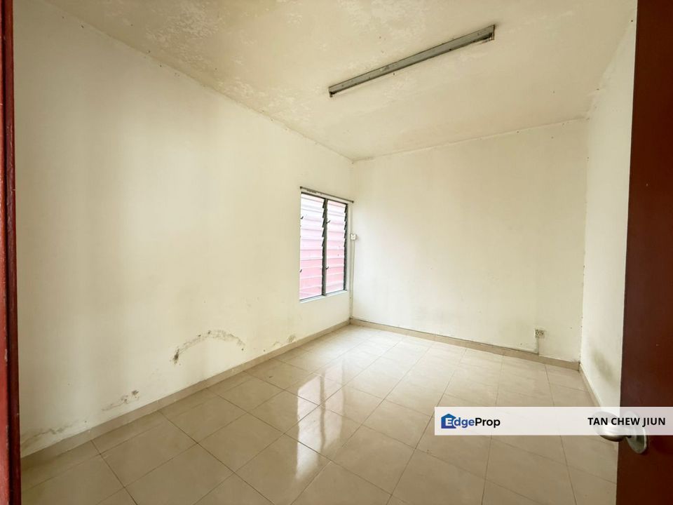 Below Market Value Mark Up Loan Pangsa Impian Saujana Blok 8 with Nice condition Level 3 for Sales, Selangor, Jenjarom