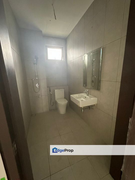 Large Semi-D with a Practical Layout in Elmina U17 | 40x80, Selangor, Sungai Buloh