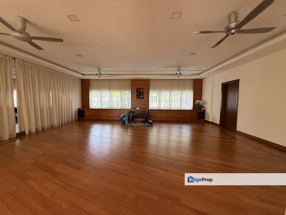 Exclusive Bungalow for Sale with Golf Course View, Selangor, Seri Kembangan