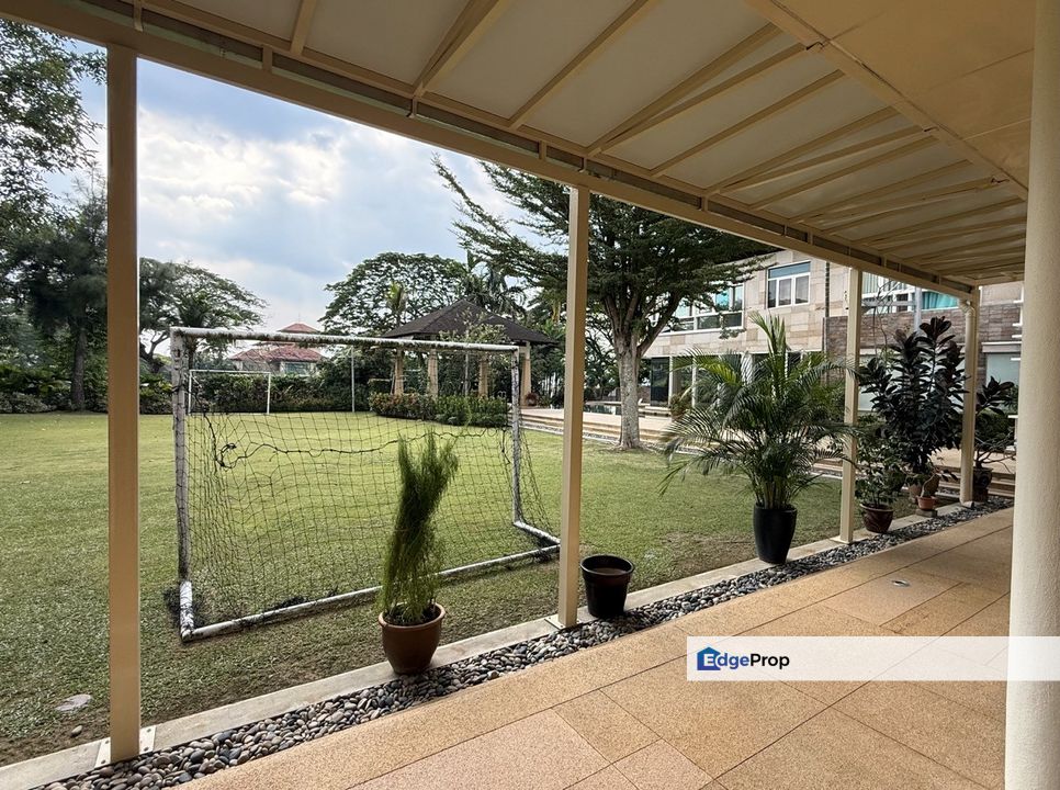 Exclusive Bungalow for Sale with Golf Course View, Selangor, Seri Kembangan