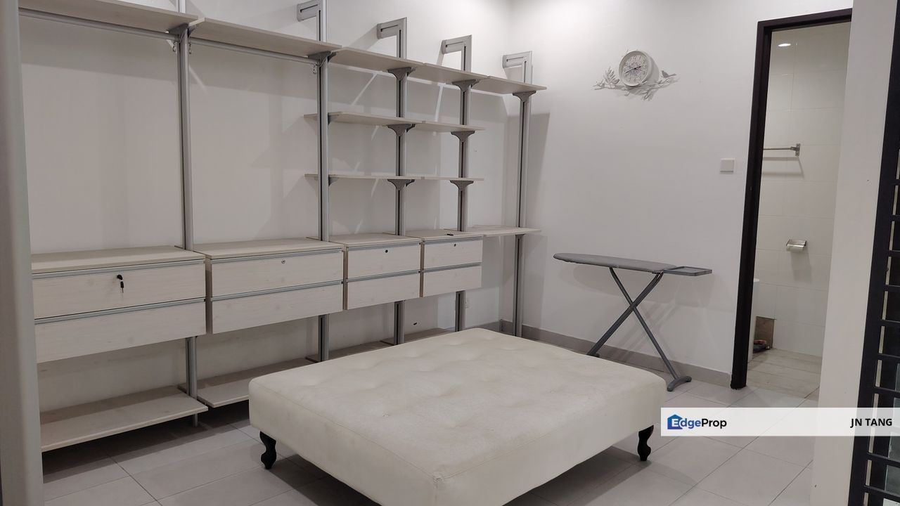 3 storey superlink house Taman putra prima phase 3E, Selangor, Puchong