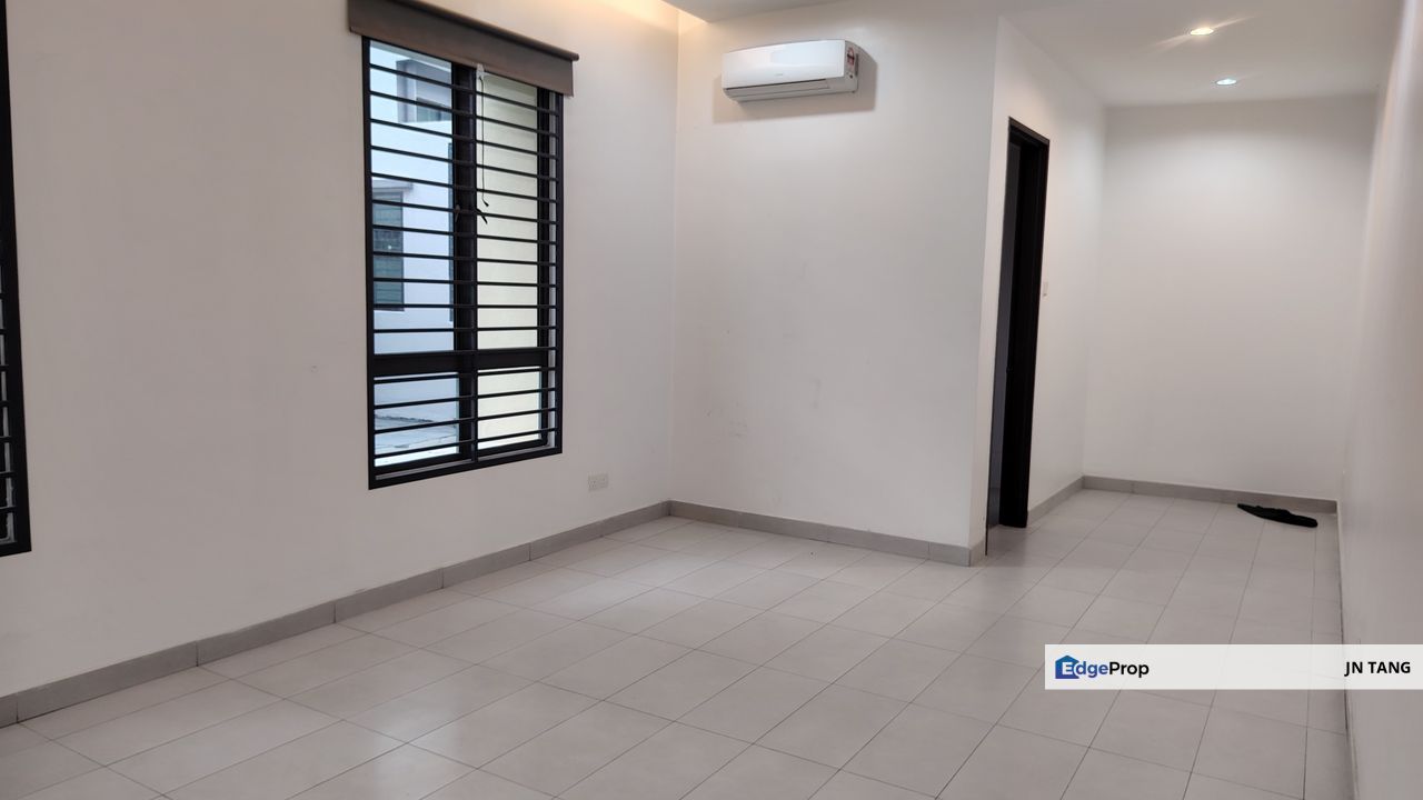 3 storey superlink house Taman putra prima phase 3E, Selangor, Puchong