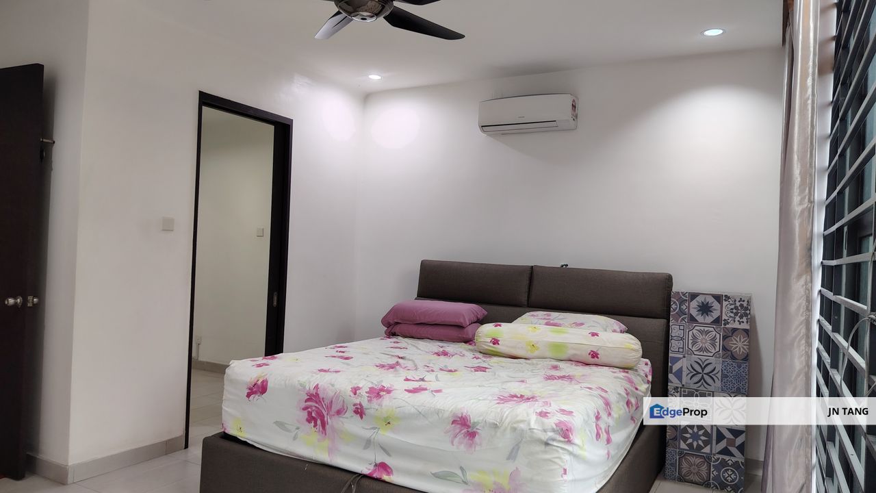 3 storey superlink house Taman putra prima phase 3E, Selangor, Puchong