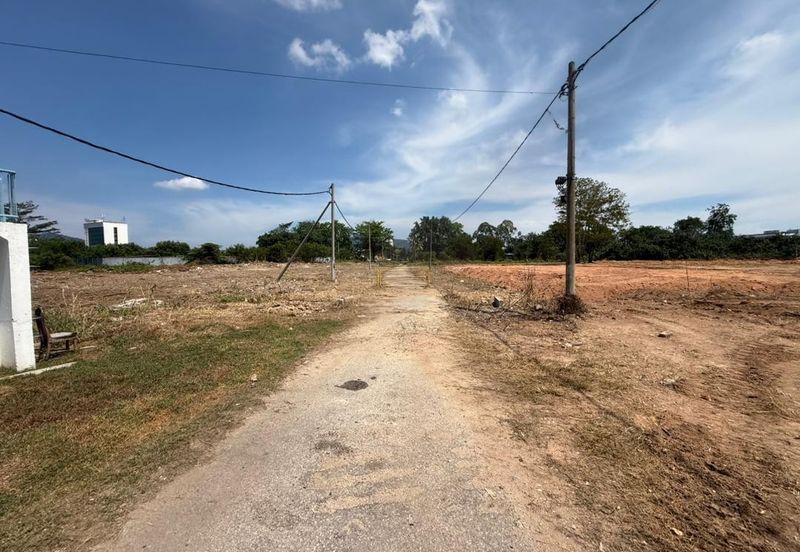  FOR SALE / RENT / JV: PRIME 2-ACRE COMMERCIAL LAND @ BATU PAHAT