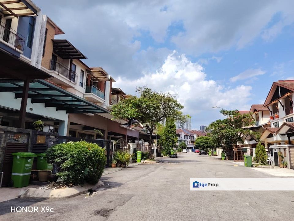 3 STOREY BIG BUILD UP LANDED, G AND G HOUSING BUKIT JALIL kl, Kuala Lumpur, Bukit Jalil