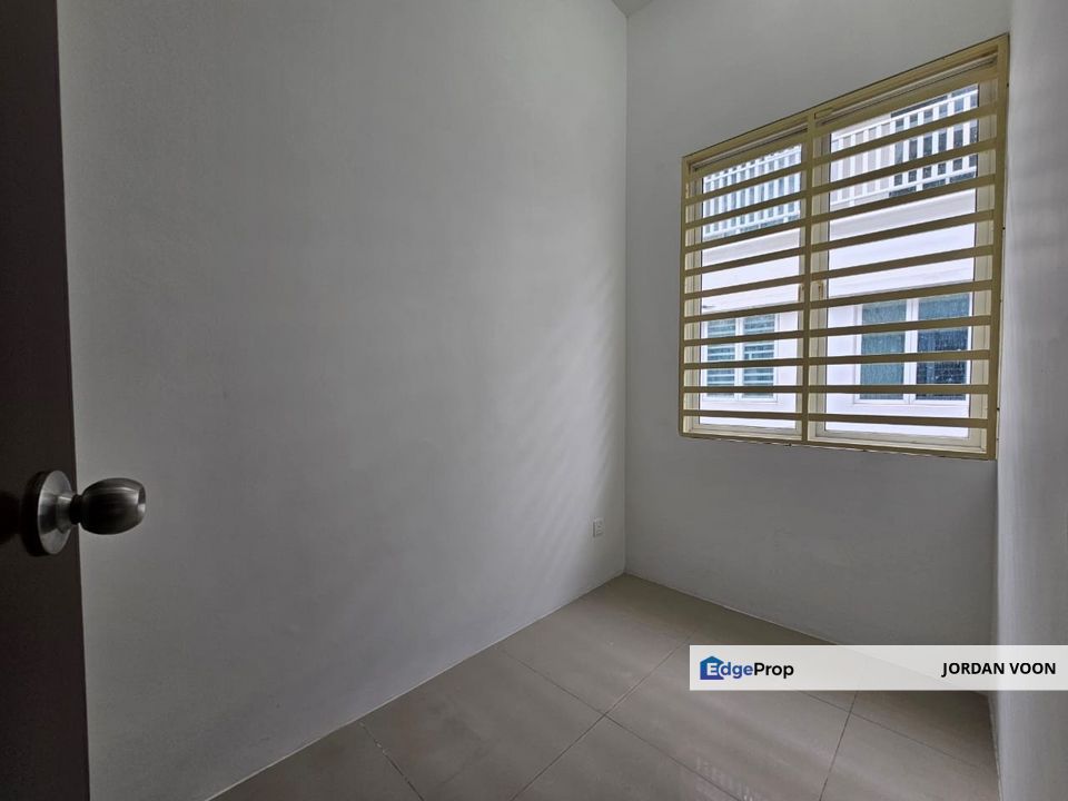 Taman Bukit Minyak Utama 2sty Terrace Partially Furnished Freehold, Penang, Bukit Minyak