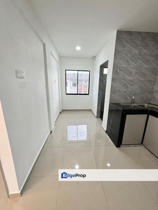 RENOVATED LOW COST FLAT @ TAMAN CENDANA PASIR GUDANG 🔥  Affordable • Move-in Ready • Good Investment Opportunity, Johor, Pasir Gudang