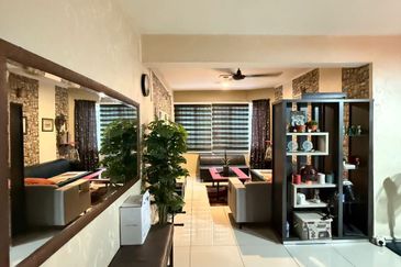 Sri Putra Apartments