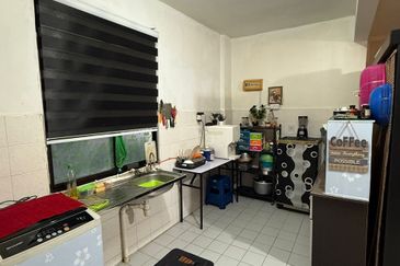 Sri Putra Apartments