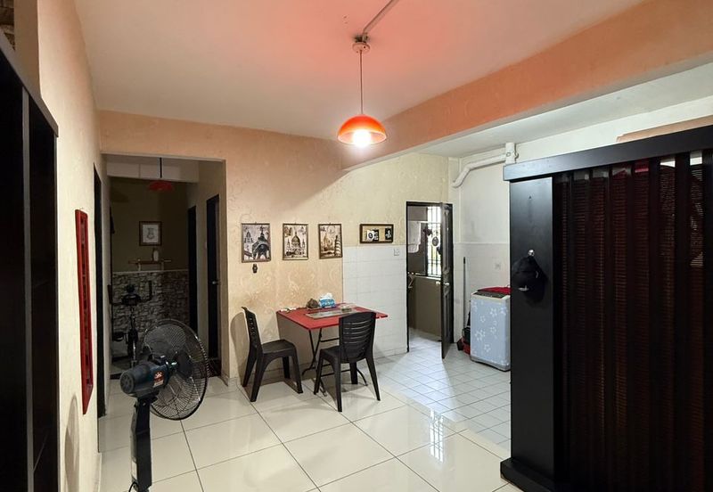 Sri Putra Apartments