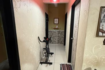 Sri Putra Apartments