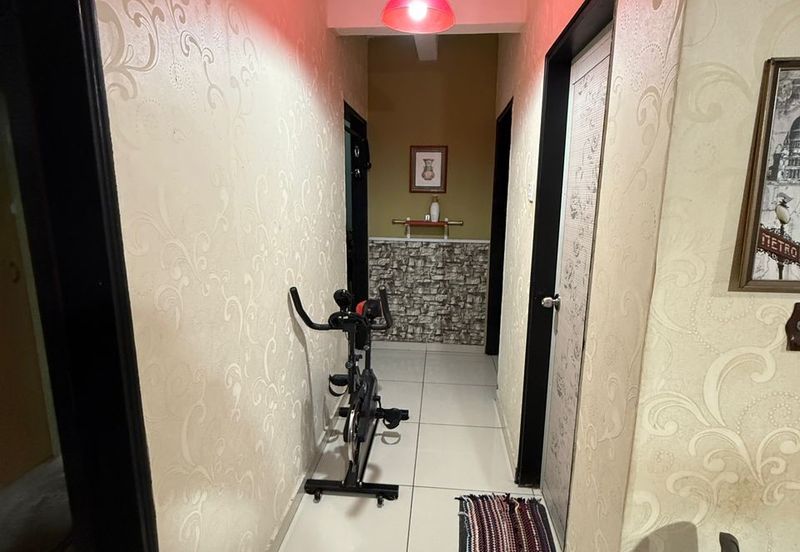 Sri Putra Apartments